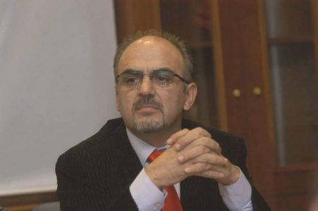 “Mekdonalizimi” politik, si proces i rirreshtimit të shqiptarëve