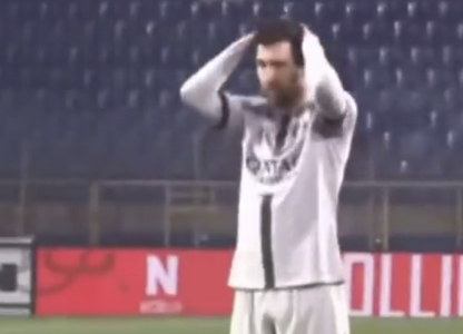 Shikoni reagimin e Messit kur Mbappe e huq penalltinë pas topit të kthyer