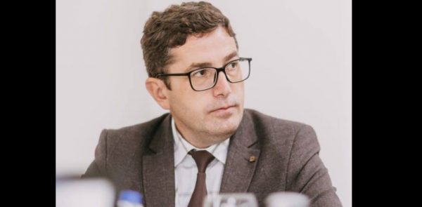 Adem Demaçi apo manuali i vetëmohimit