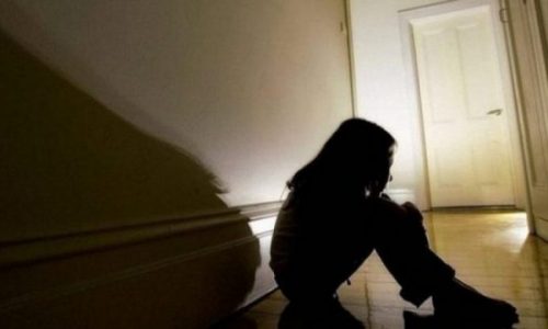 Istog: Axha tenton ta dhunojë mbesën 15-vjeçare