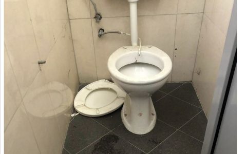 WC-të e Qeverisë të fëlliqta e të pa mirëmbajtura /Foto