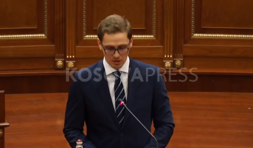 Quhet Vendenis Lahu: Kush është deputeti ‘i panjohur’ i VV-së që mori vëmendje mbrëmë?