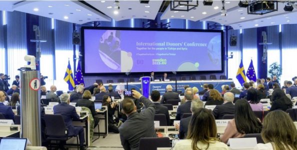 Kosova nuk lejohet të marr pjesë pa fusnotë në Konferencën e Donatorëve, përgjigjet BE