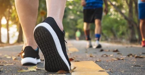 Vetëm 2 minuta ecje pas ngrënies mund të zvogëlojnë rrezikun nga diabeti