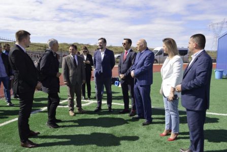 Nënshkruhet marrëveshja 400 mijë euroshe për ndërtimin e stadiumit në Malishevë
