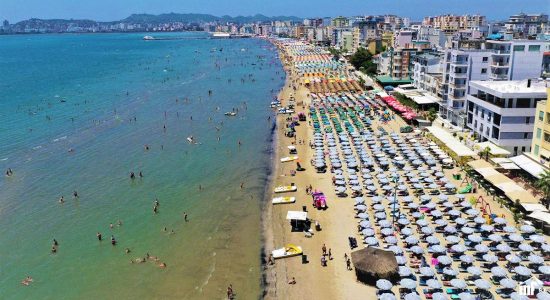 “Rreth 30% më pak turistë në Shqipëri, ndikim kryesor ulja e vizitorëve nga Kosova”