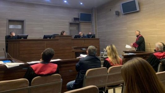 Ukë Rugova lirohet nga akuza për krim të organizuar me vizat italiane