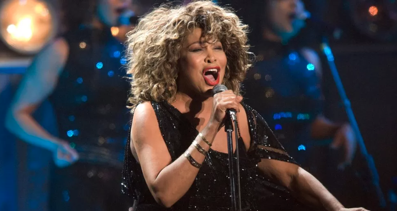 Vdes legjenda e muzikës Tina Turner në moshën 83-vjeçare