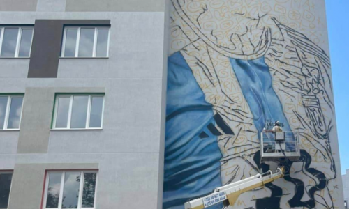 Messit i bëhet një mural në Tiranë