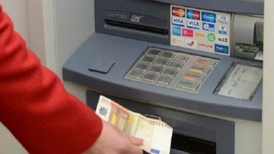 Klinë: Hajnat në aksion, tentojnë ta vjedhin bankomatin