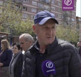 “Në vend se me dalë sot me fëmijë dikah, na duhet me dalë në rrugë, Kurti na tha ‘ama votën, kur u ul në karrige na harroi”