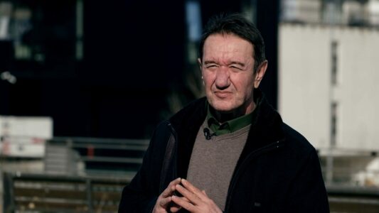 Lëndohet gazetari serb, Branislav Kërstiq, goditet me mjete të forta në Zveçan