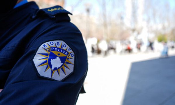 Një burrë në Prishtinë raporton se u sulmua nga gruaja me një mjet të fortë