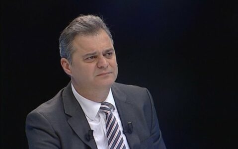 “Bota sipas Albin Kurtit”