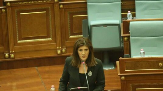 Musliu për Haxhiun: Refuzohet sepse është përçarëse, është akuzuese dhe një grua pa mendim politik