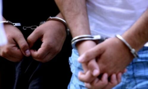 Arrestohen dy persona, nën ndikimin e alkoolit sulmojnë policët