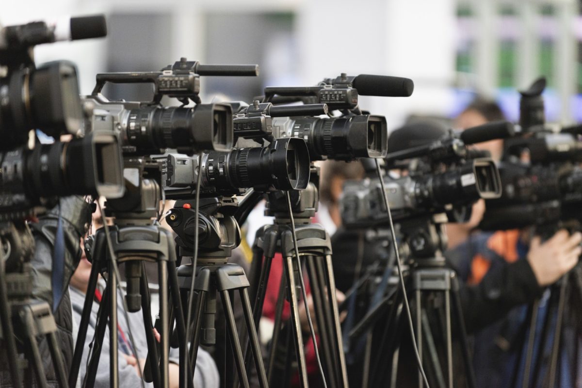 ALARMANTE: Përkeqësohet në mënyrë dramatike liria e medias, Kosova shënon rënien më të madhe në 15 vjetët e fundit