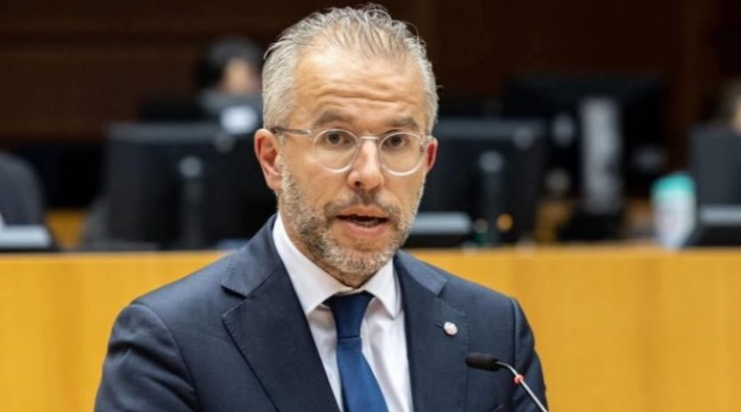 Eurodeputeti për çështjen Kosovë Serbi  Bashkimi Evropian ka pasur qasje të pabalancuar