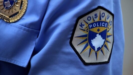 Publikohen emrat e pesë policëve të Kosovës që janë ndaluar nga Serbia