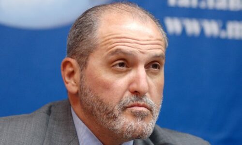 Surroi me sabah u rekomandon deputetëve që të shkelin Kushtetuten për Nenad Rashiqin