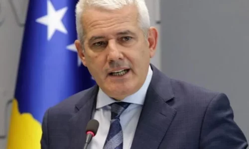 Sveçla: Radoiçiq po trajnon terroristë të tjerë, mund të marrë urdhër nga Vuçiqi për të sulmuar