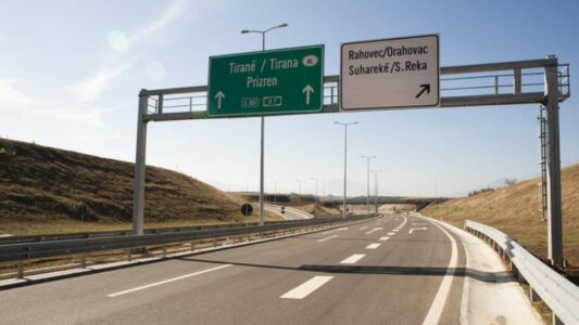 Policia njofton se do të ketë mbyllje të disa rrugëve në Kosovë gjatë tri ditëve, përfshirë edhe Autostradën