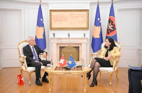 Presidentja Osmani priti në takim lamtumirës ambasadorin e Zvicrës, Thomas Kolly