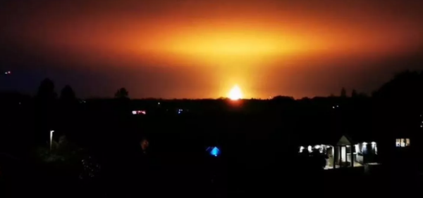 Shpërthim masiv pranë Oxfordit në Britani (VIDEO)