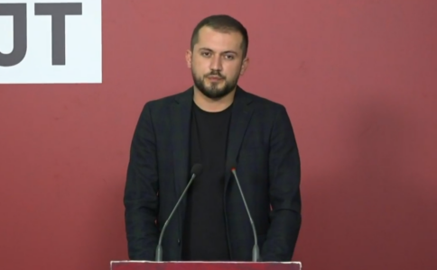 Nuk i mjafton dënimi me burg: Azemi i VV’së kërcënon përsëri gjyqtarët