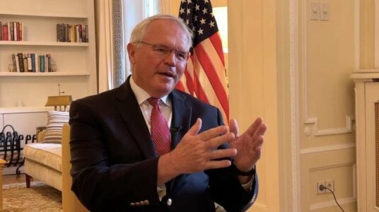 Hill në përfundim të mandatit: Shumë i zhgënjyer me situatën në Kosovë, fajet për dështimin i ka Qeveria atje