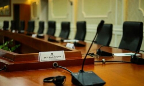 Sot mblidhen pesë komisione parlamentare