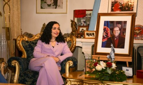 Osmani përkujton Rugovën në ditën e lindjes së tij: Liria është e lidhur edhe me jetën e një njeriu