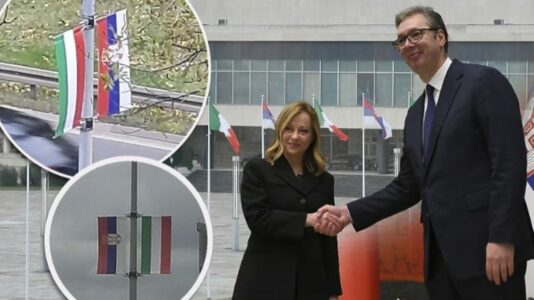 Serbët ia huqin me flamujt në qytet gjatë vizitës së kryeministres italiane