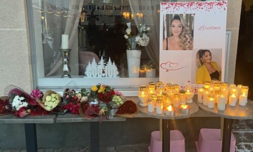 Ndizen qirinj te vendi i punës së Liridonës, deputeti suedez poston fotografi dhe fjalë prekëse