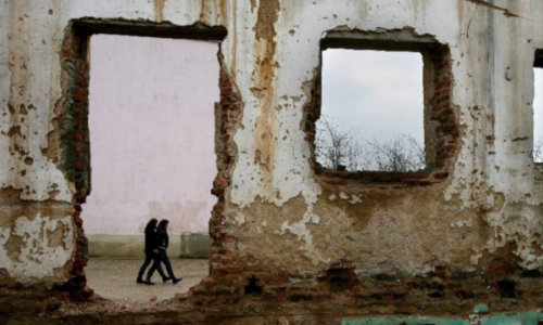 Kërkohet që dëmet e luftës të jenë temë e dialogut në Bruksel