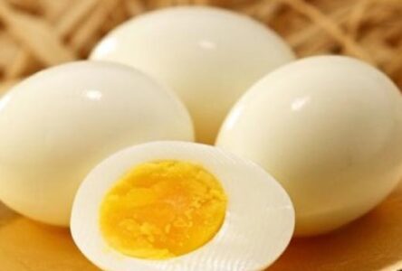 Pesë ushqime që duhet të hahen në të njëjtën ditë kur gatuhen ose hapen