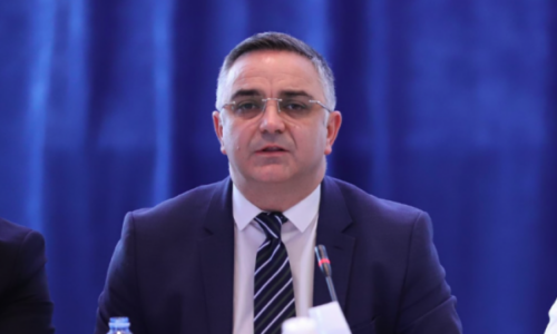 Tahiri: Anëtarësimi në KiE s’ndërlidhet me Asociacionin, Qeveria të mos e dëmtojë Kosovën