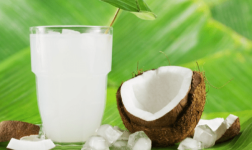 10 sëmundjet që parandalon uji i kokosit