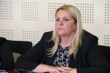 Kadriaj: Nuk e kemi obligim me votu Albulena Haxhiun, nuk kemi asnjë konakt me VV-në