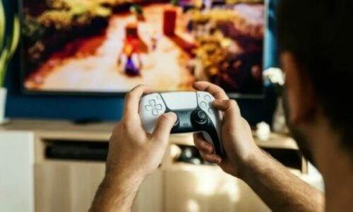Ata që luajnë vazhdimisht video-lojëra rrezikojnë të humbin dëgjimin