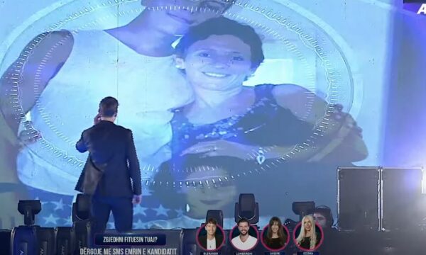 Blerando surprizohet nga mbesa Aurelia