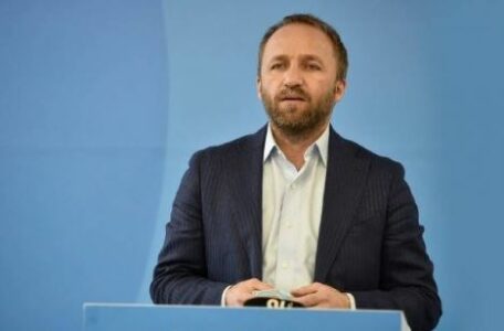 Tahiri: Nuk jemi pro zgjedhjeve, insistojmë që qeverinë e ardhshme ta udhëheqë Hamza