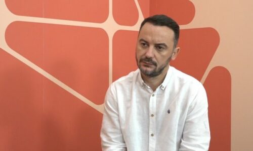 Molliqaj kritikon ish-opozitën: E forcuan Kurtin – thjesht s’janë politikanë