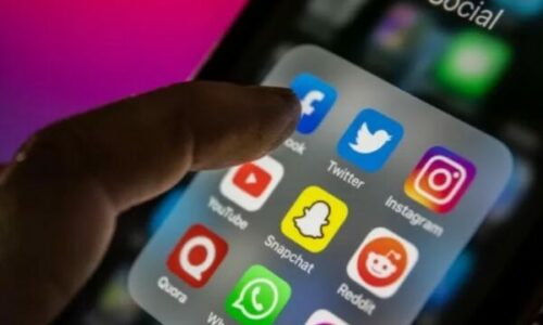 Popullsia e medias sociale arrin në pesë miliardë