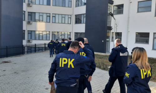 IPK rekomandon suspendimin e policit që dyshohet se kontrabandoi mall mbi 4 mijë euro dhe kërkon suspendimin e një polici kufitar