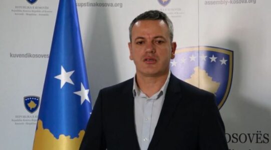 Deputeti Gashi: Kosova po rrezikon të dështojë si shtet për shkak të ambicieve të shfrenuara për pushtet