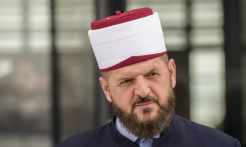 Shefqet Krasniqi i reagon Dimal Bashës: Kape shtagën ruaj loptë