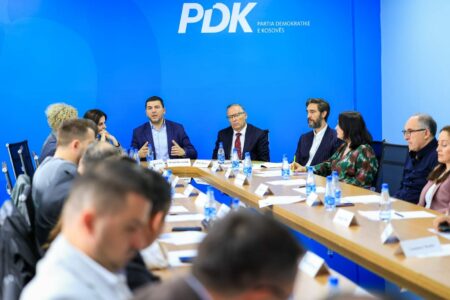 Mblidhet Kryesia e PDK-së: Kosova ka nevojë për zgjedhje të reja sa më parë