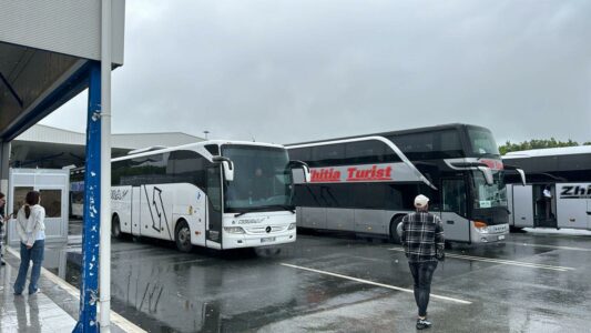 “Na thanë kemi urdhër nga nalt”- Nga kompania kosovare e autobusëve japin detaje për gjendjen në kufirin Serbi-Kroaci