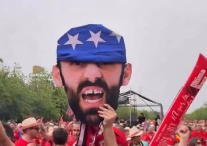 Tifozët e Mallorcas janë gati para finales së  Kupës së Mbretit, festojnë me fotografinë e Muriqit